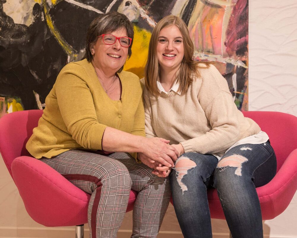 Mutter-und-Tochter im Landhotel Baumwipfel in Willingen Margit und Marla Heuser